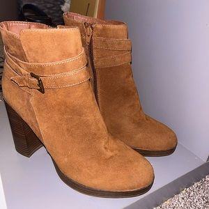 Light Brown, 4 1/2” Heels, Size 11 Woman’s